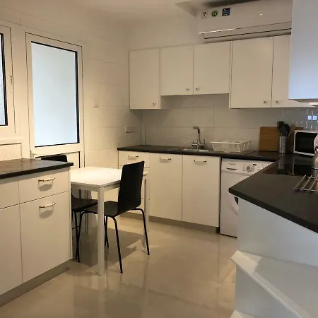 Seafront - Lordos Beach Gardens Apartment *